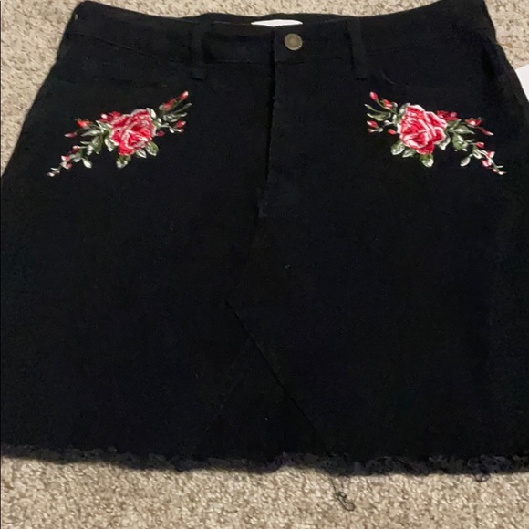 Blu Pepper Black Denim Embroidered Skirt - Picture 4 of 4